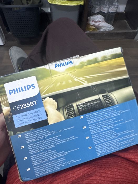 Casetofon auto PHILIPS USB Bluetooth Telefon NOU