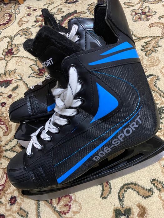 Коньки хоккейные