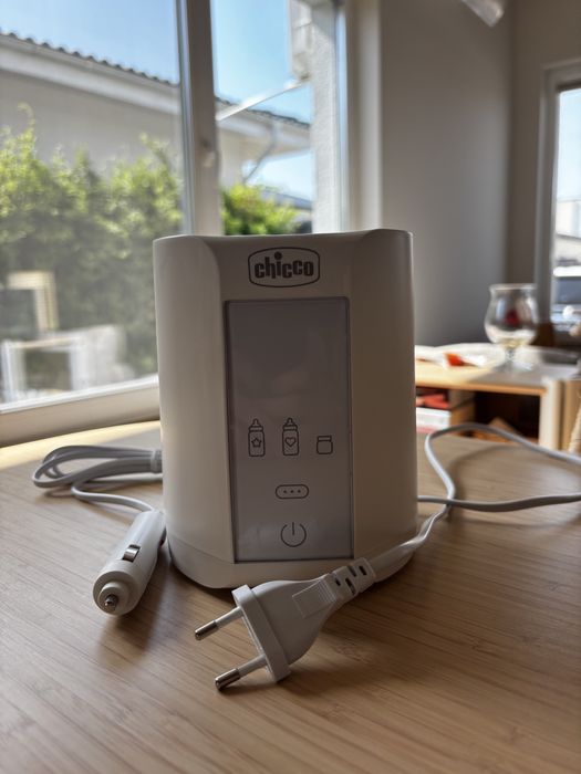 Incalzitor biberoane 2 in 1 Chicco, cu adaptor pentru masina