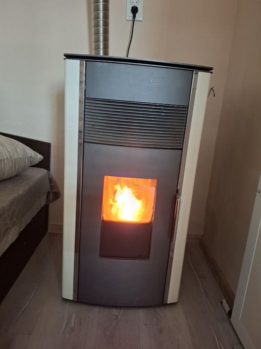 Пилетна камина / суха