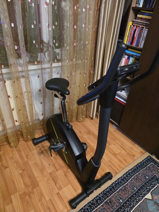 Vând Bicicleta fitness DHS