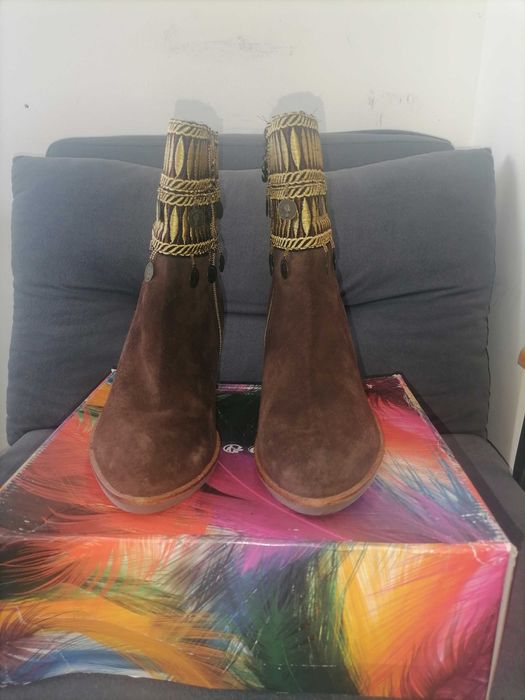 Desigual Дамски велурени боти