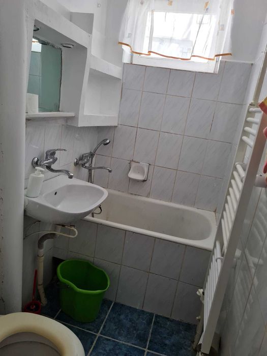 Inchiriez apartament