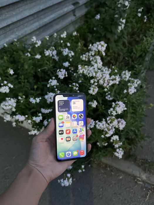 Продам срочно iPhone 11 Pro Max 64GB
