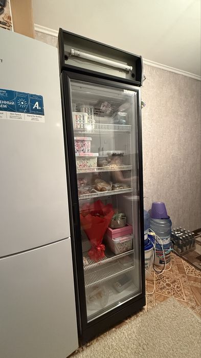 Продам витринный Холодильник бу