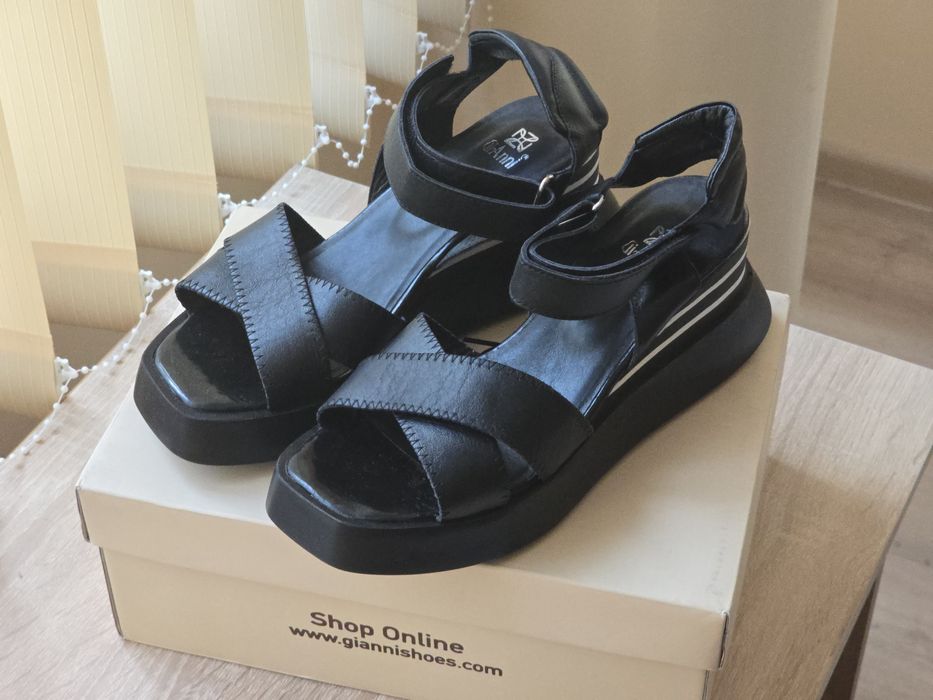 Gianni Сандали на платформа 39