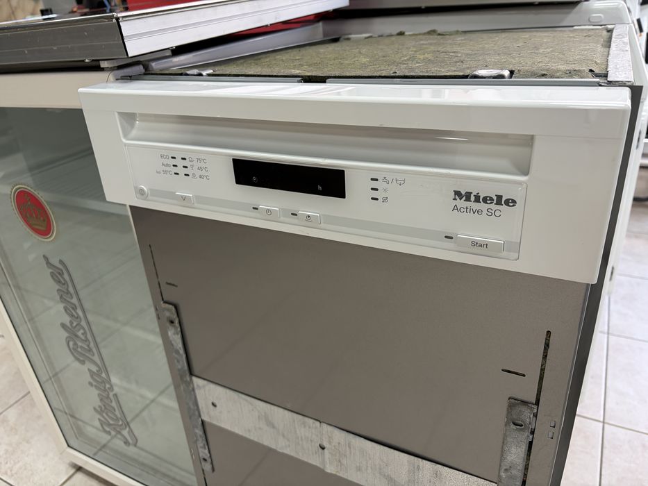Miele G 4620 тясна миялна за частично вграждане/24 мес гаранция