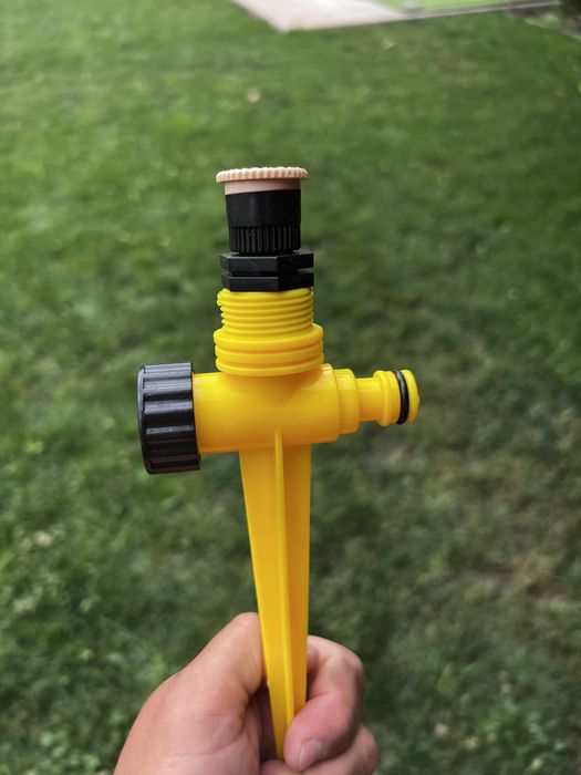 Vand 10 aspersoare udat gazon/curte 100lei