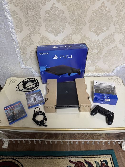 Ps4 slim практически новый