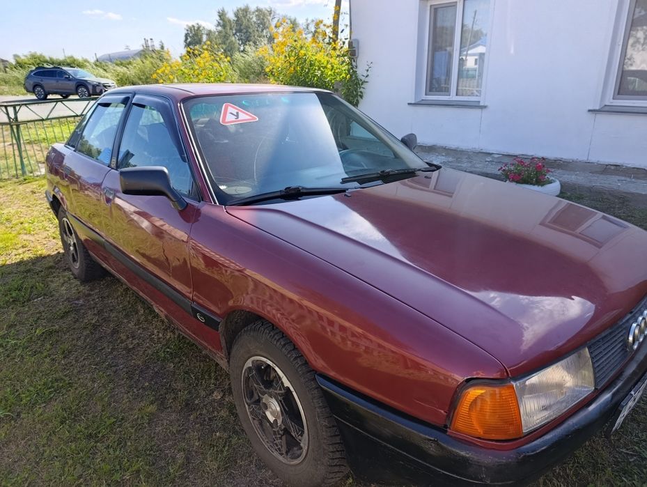 Автомобиль Ауди 80