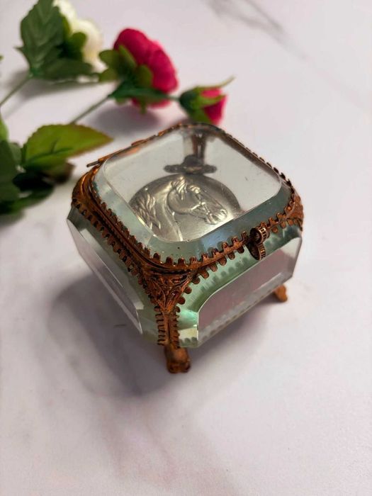 Casetă de bijuterii de tip "Vitrine"