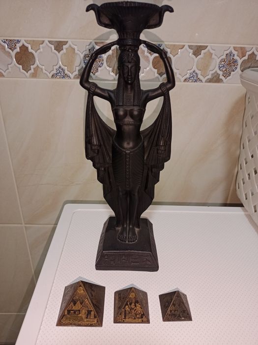 Продам Статуэтку