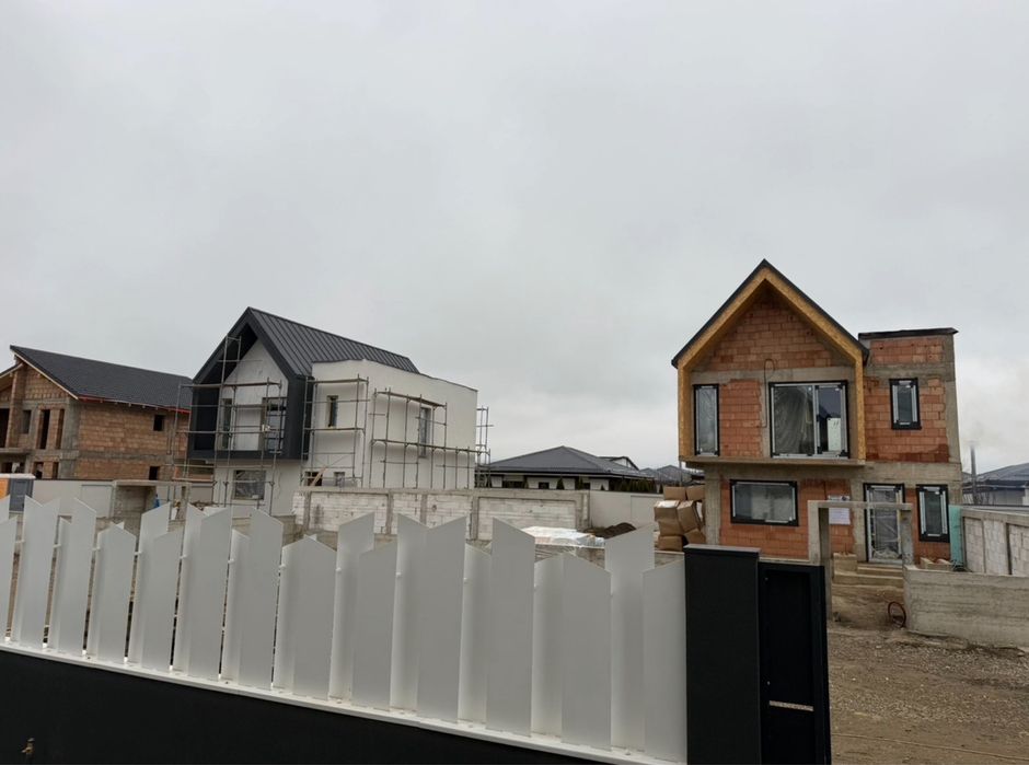Casa de vanzare in carteir inchis doar pentru proprietari
