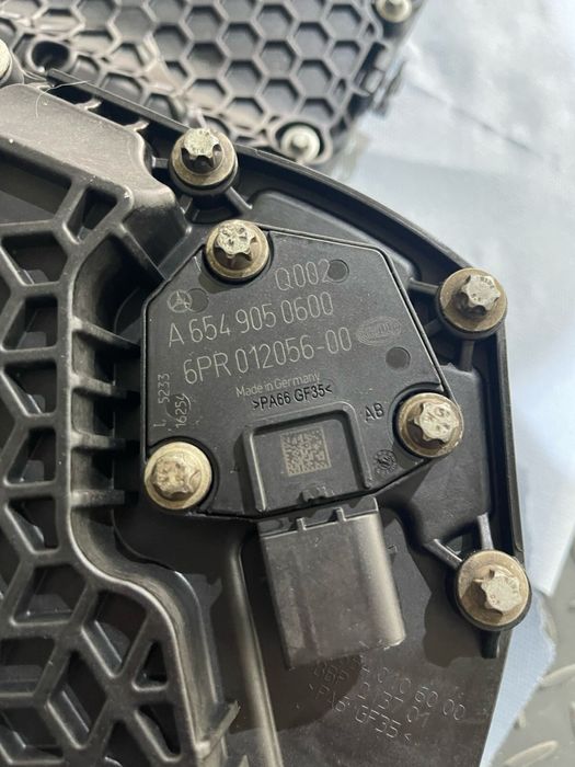 Chiulasa baterie ulei baie pompa injectie Mercedes W213 2.0