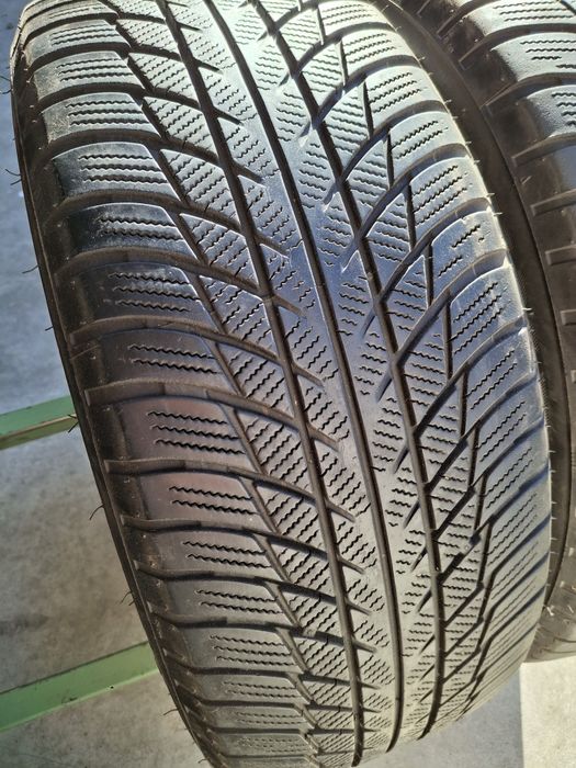 2  Anvelope de iarnă  225 55 r17 Bridgestone