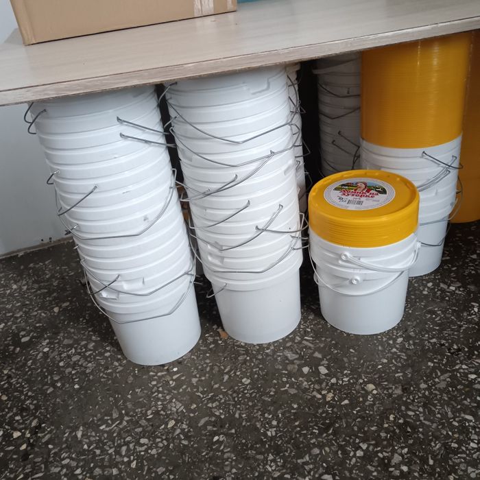 Продам ведро пластиковые из под сметаны