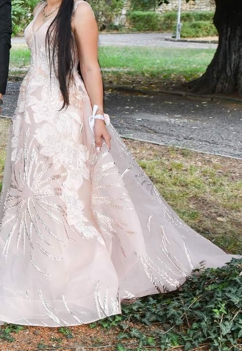 Бална рокля -цвят пудра