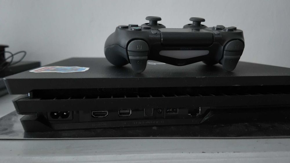Consola PlayStation 4 + Controller