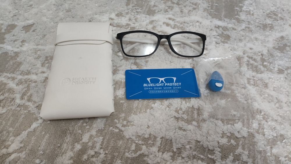 Продаются очки, стильные, лечебные