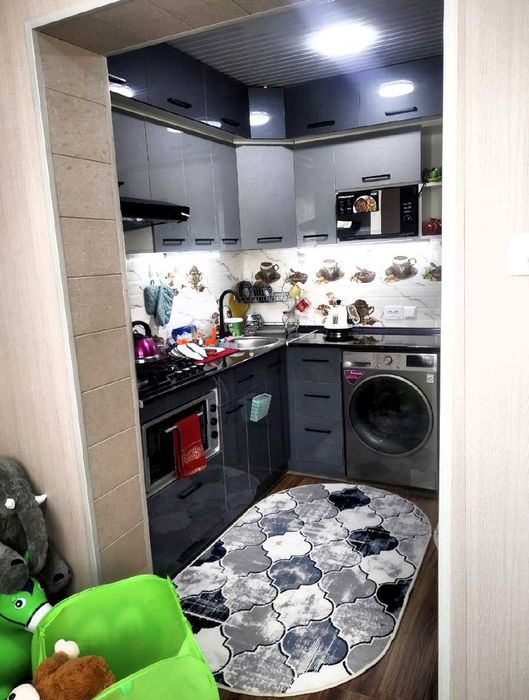 Oktabr 1 mikrarayonda uy sotiladi