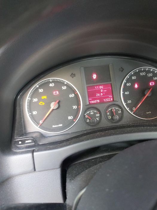 Volkswagen Golf 2005 benzină, 1.800 € — imagine 5