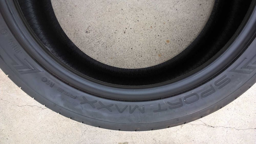 Doua anvelope vara 285 40 20 dunlop sport maxx RT2  MO dot 2020