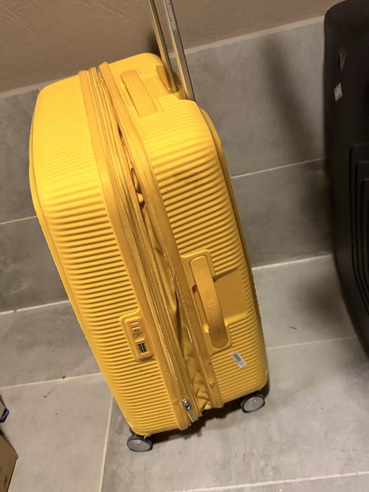 American Tourister 2 куфара с разширение 77 л.и 55л.
