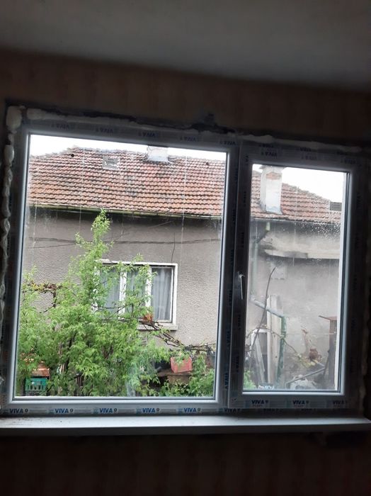 Продавам къща с 1/2 двор