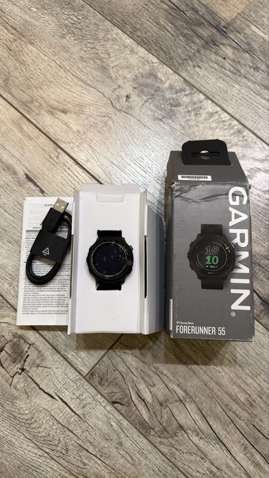 Спортивные часы Garmin Forerunner 55