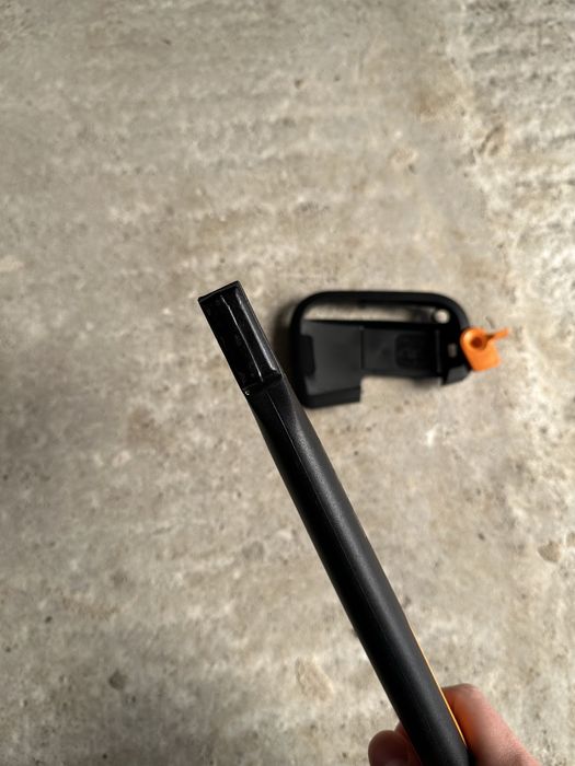 Брадва за къмпинг и турузъм FISKARS X7