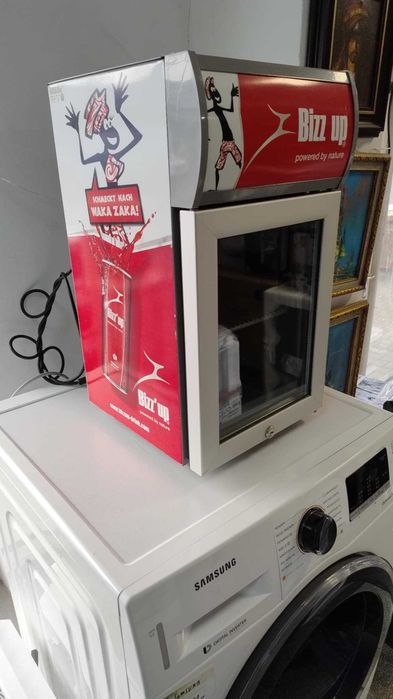 Maлък Хладилник-Малка Хладилна Витрина 40 литра