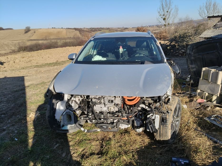 Vând sau dezmembrez KIA Niro full electric 2020 204 CP 64kw 96000 km.