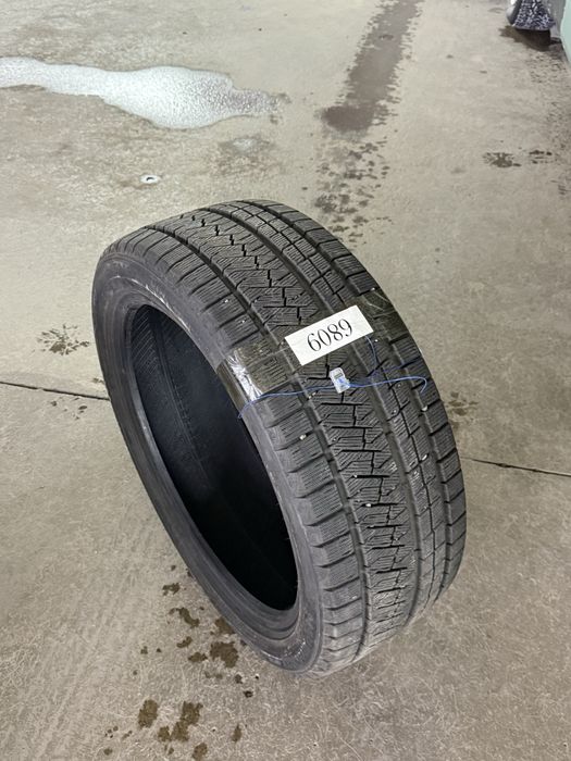 Продам комплект зимних шин