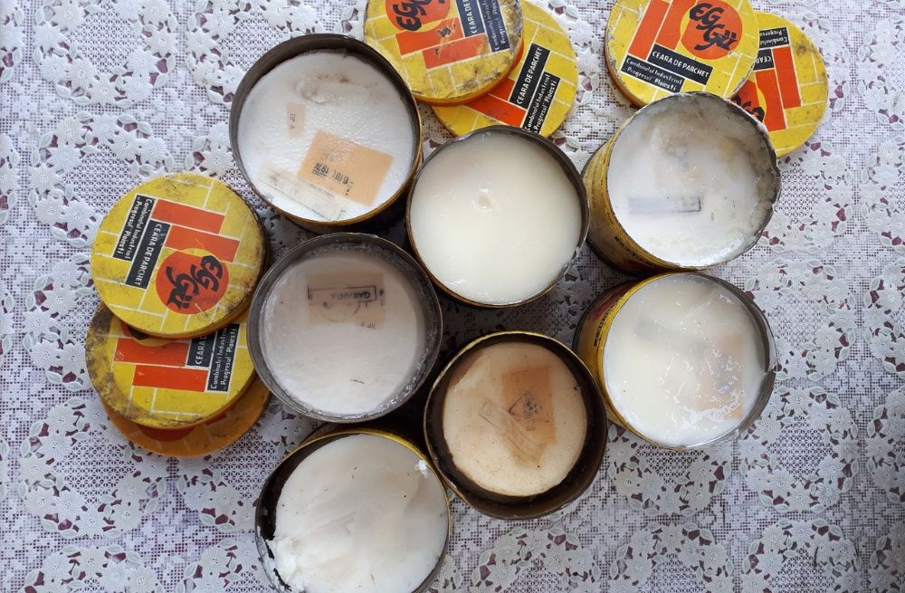 5 cutii ceara parchet veche