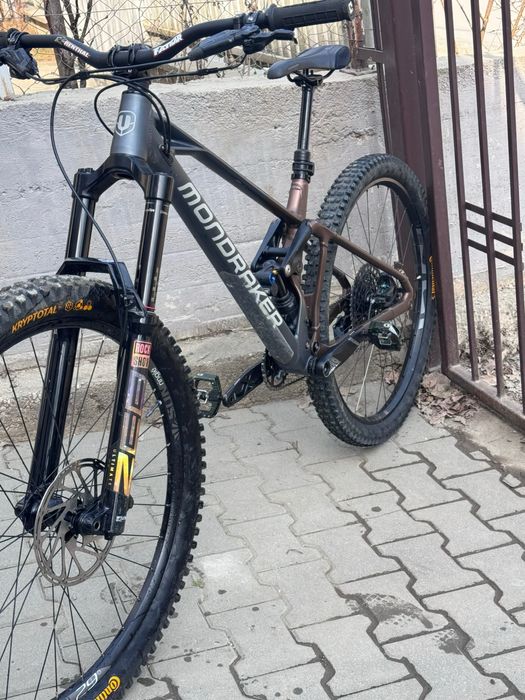 Vand Mondraker Foxy R 2024 bicicleta vine cu o alta furca si alt shock