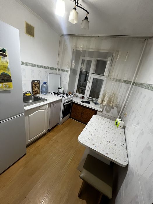 посуточно квартира в центре Школьник