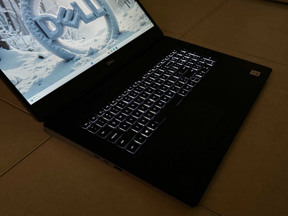 17.3' FHD i7-10850H DELL Precision 7750 32GB DDR4/512GB/RTX 5000 16GB