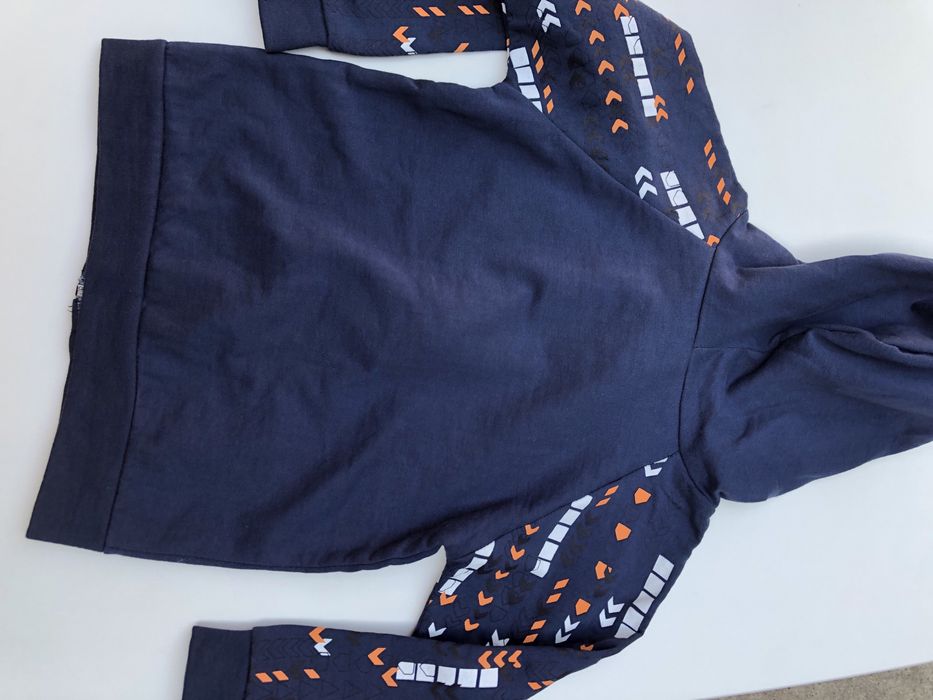 Кофта на замке, с капюшоном