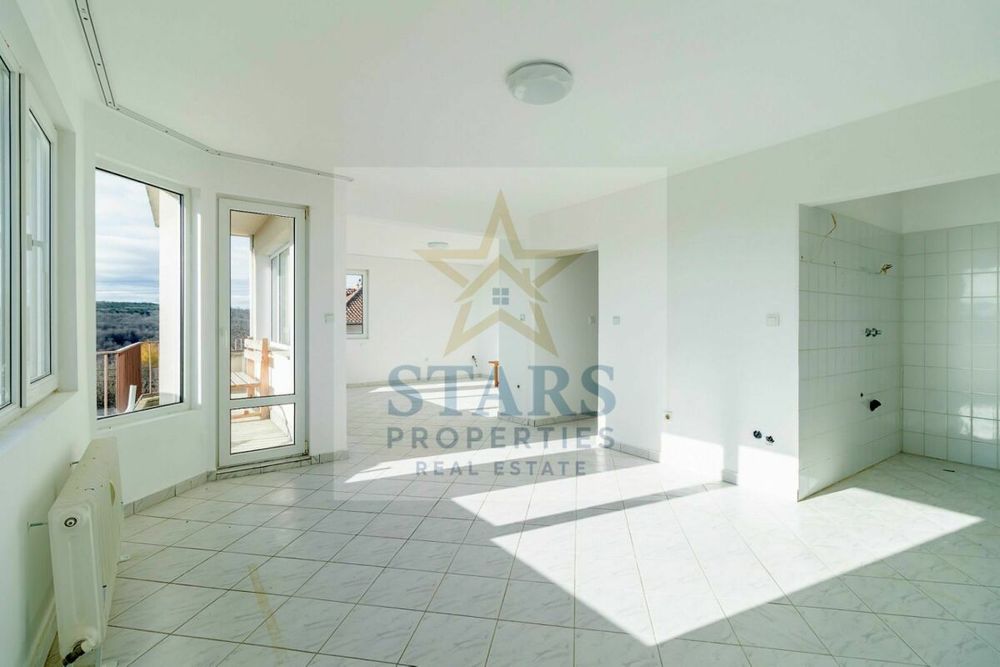 Продава се Къща в с. Орешак, Област Варна - 420 кв.м за 377 €/кв.м - Снимка #20