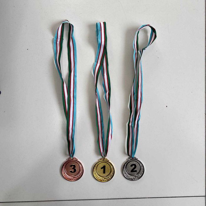 Медаль. Medal. Sifatli komplekt medal. SKIDKA. Dastavka bor