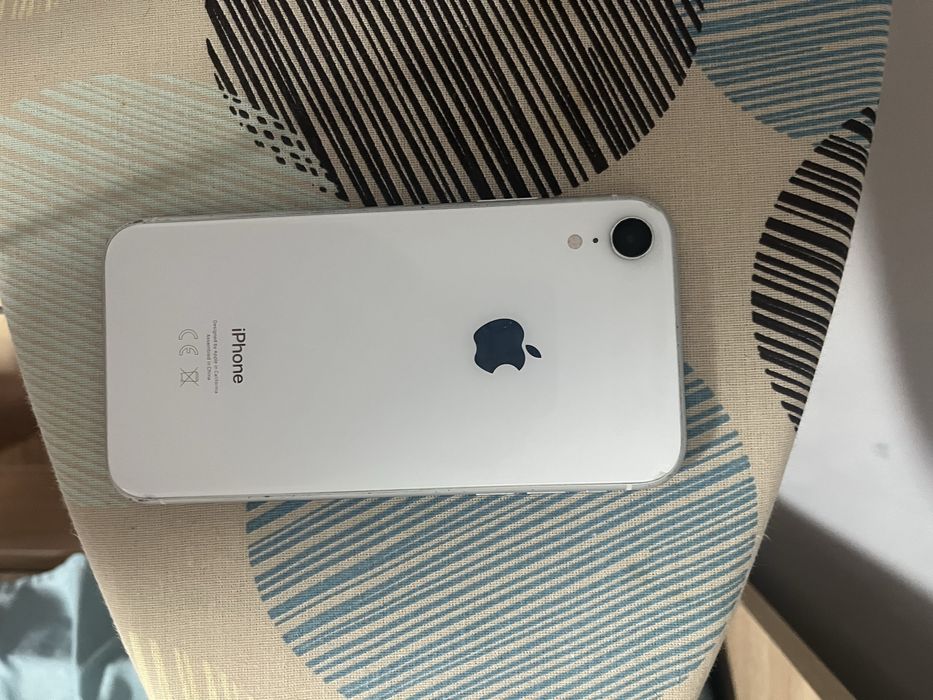 Iphone xr белый .