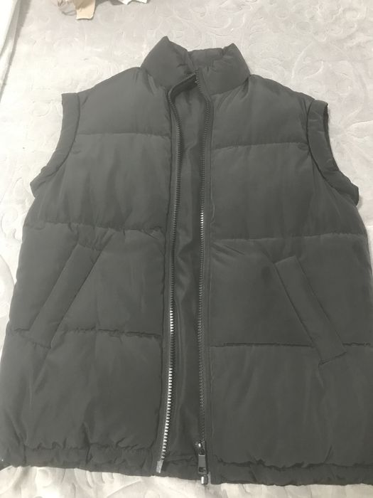 Vestă H&M,mărimea XXS ,dar merge la un S -M ,e model mai mare
