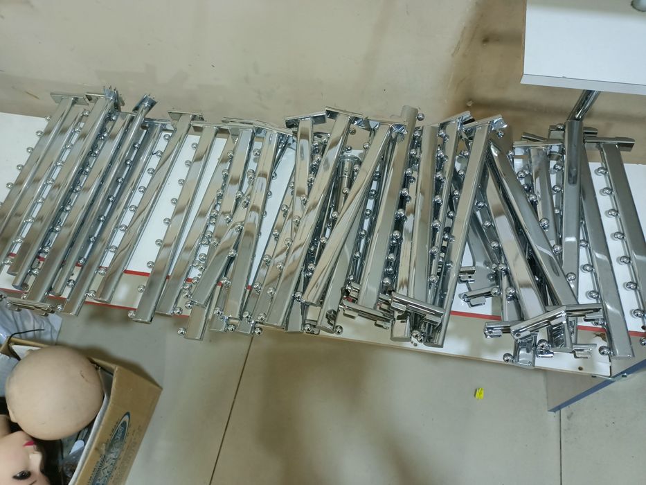 Продам вешалки для одежды