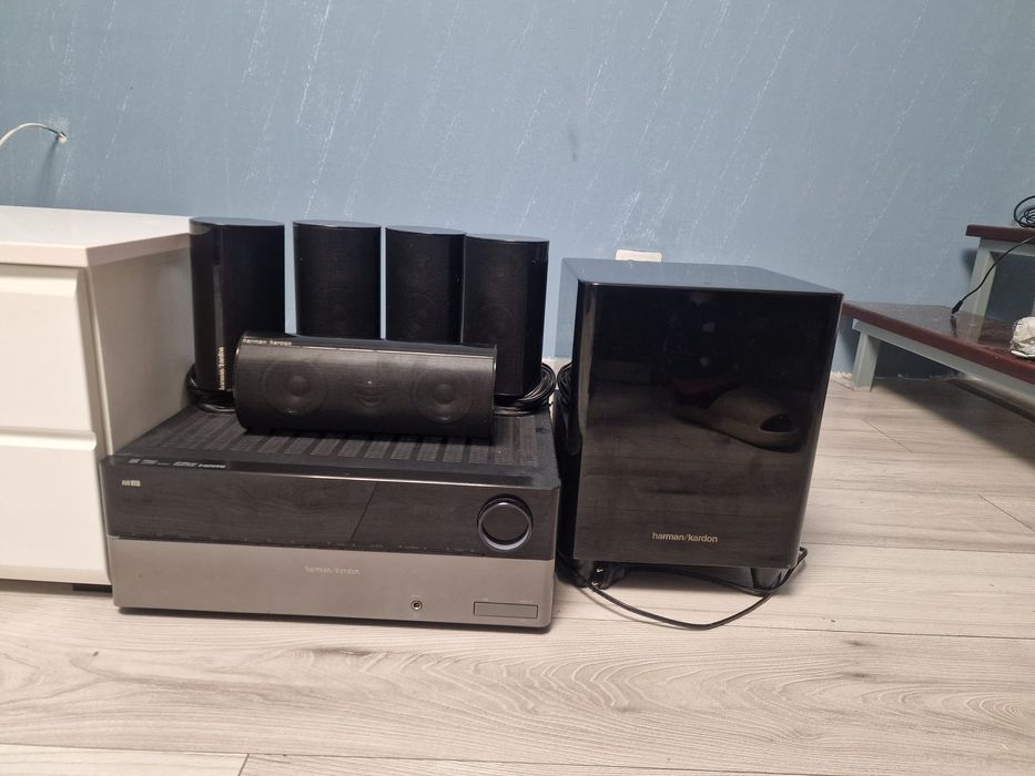 Sistem audio (Harman Kardon)