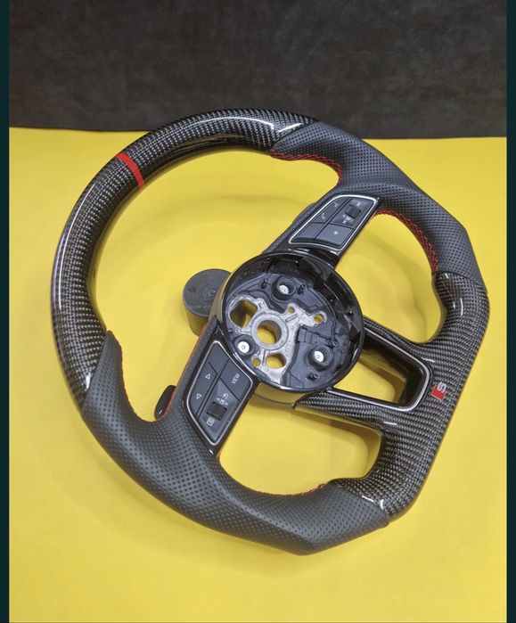 Volan Carbon Audi S-Line / RS (A3 8V, A4 B9, A5 F5, Q5) – Piele Perforată, Padele