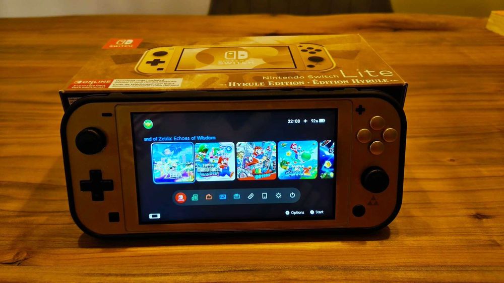 Nintendo Switch Lite 256GB microSD + Picofly, Limited Zelda Edition