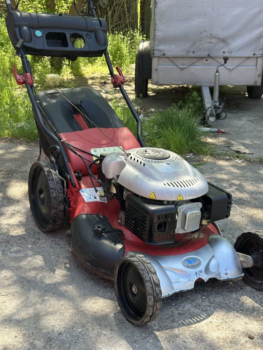 Беньинова самоходна косачка Gude