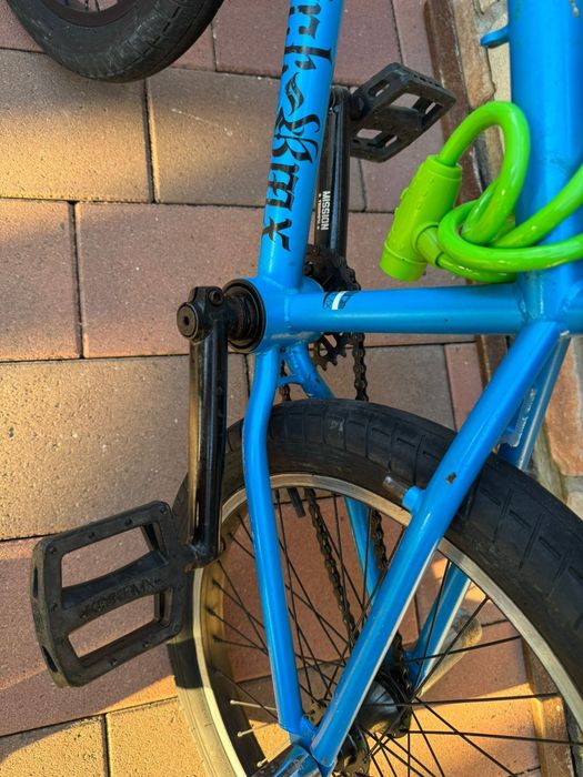 Vând bicicletă BMX