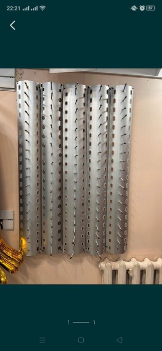 Продаю стойку настенный