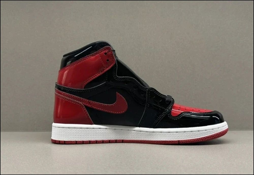 Nike Air Jordan 1 Retro High OG Patent Bred 44